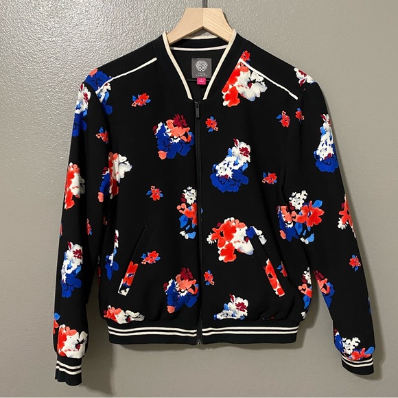 Vince Camuto Jackets & Blazers - Vince Camuto floral bomber jacket